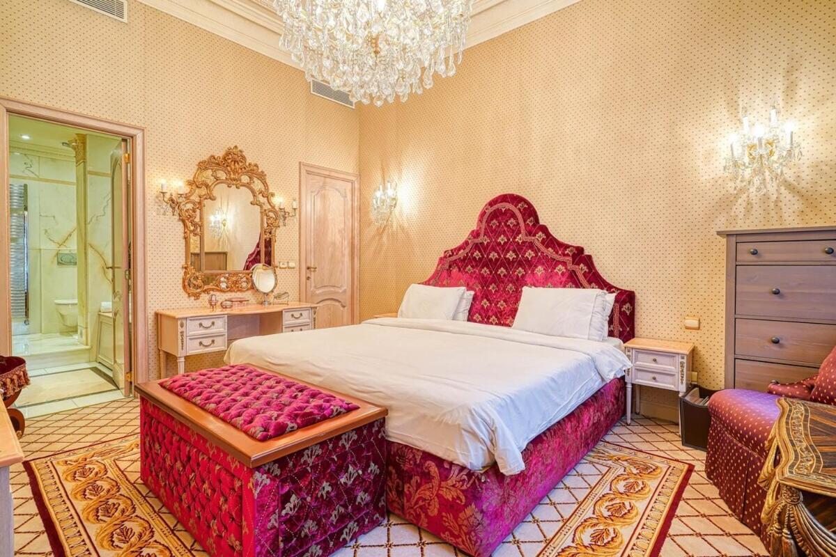 Napoleon Champs Elysees Apartment *