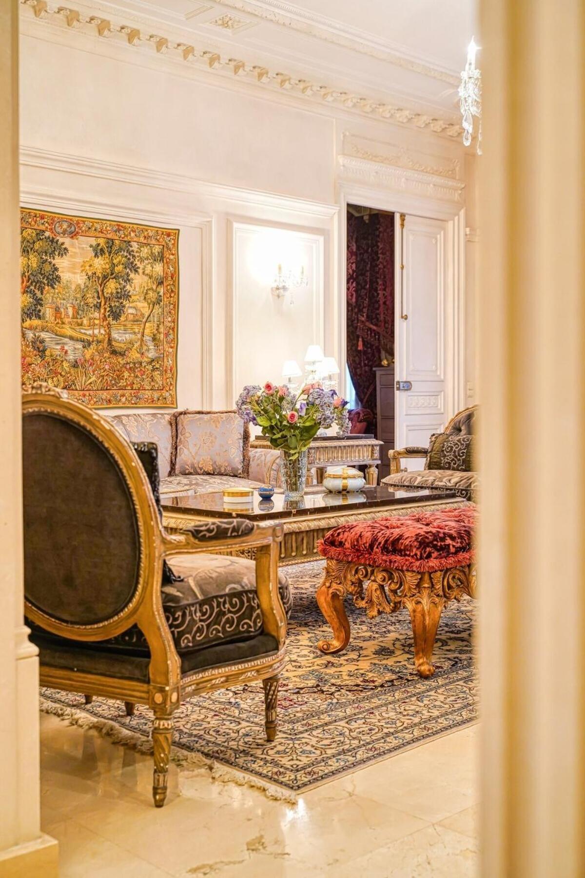 Napoleon Champs Elysees Apartment *