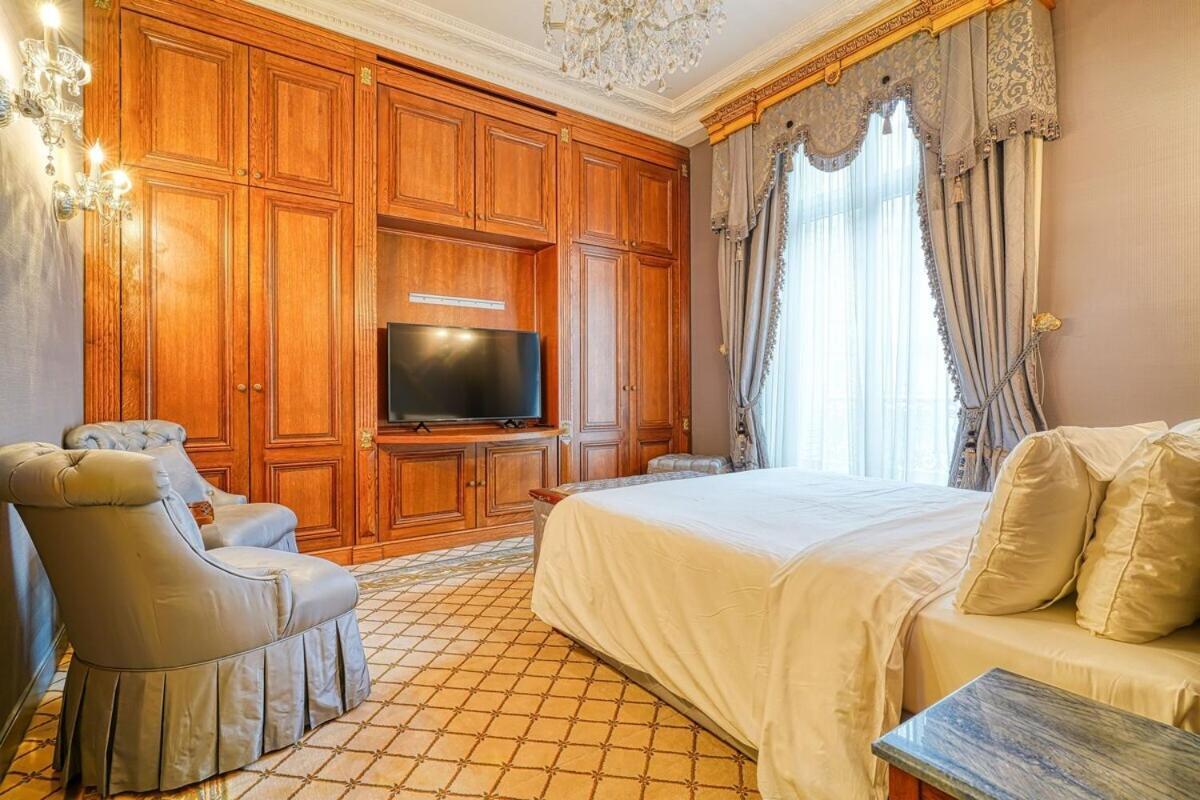 Napoleon Champs Elysees *