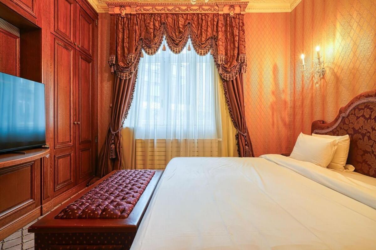 Napoleon Champs Elysees Apartment Paris