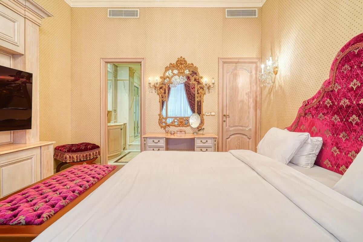 Napoleon Champs Elysees Apartment