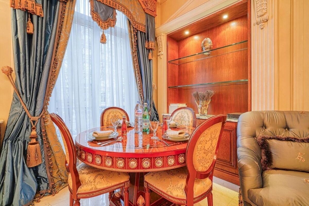 Napoleon Champs Elysees Apartment Paris